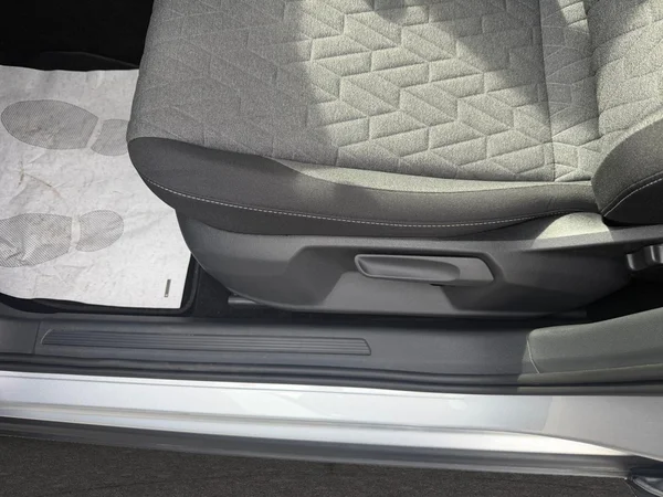 VOLKSWAGEN T-Cross (2025) — foto 2 van 21