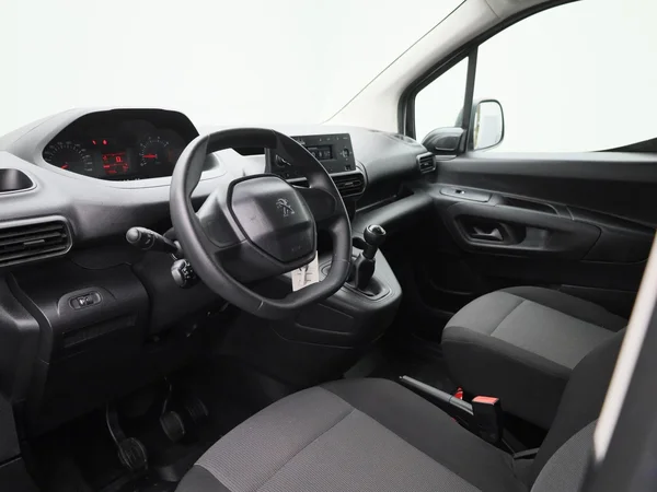 Peugeot Partner (2021) — foto 18 van 32