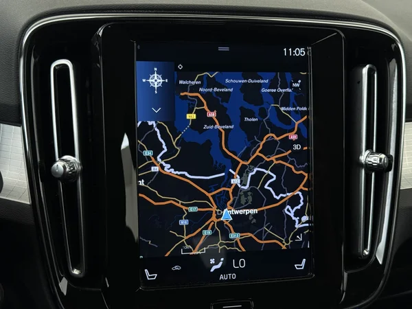 VOLVO XC40 (2019) — foto 10 van 27