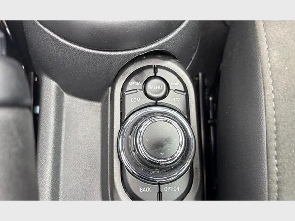 MINI Mini (2023) — foto 15 van 29