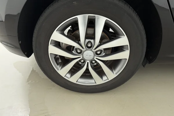 Hyundai i30 (2019) — foto 15 van 24