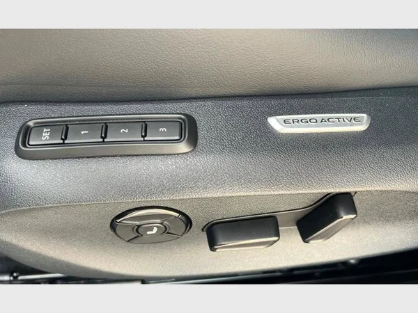 Volkswagen Passat Variant eHybrid (2026) — foto 14 van 24