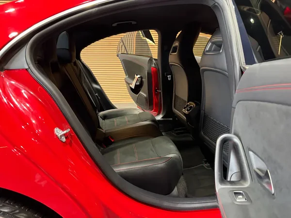 Mercedes-Benz Cla (2020) — foto 9 van 23