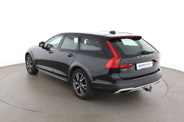 Volvo V90 (2017) — foto 10 van 16
