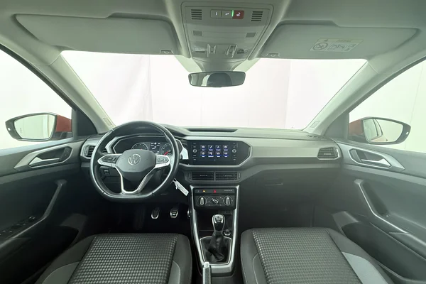 Volkswagen T-Cross (2022) — foto 17 van 17