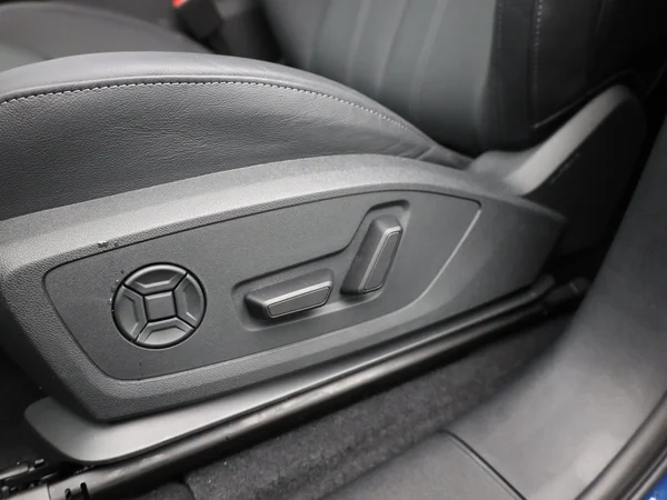 AUDI Q6 Sportback e-tron (2025) — foto 3 van 33
