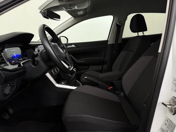 VOLKSWAGEN Taigo (2025) — foto 2 van 28