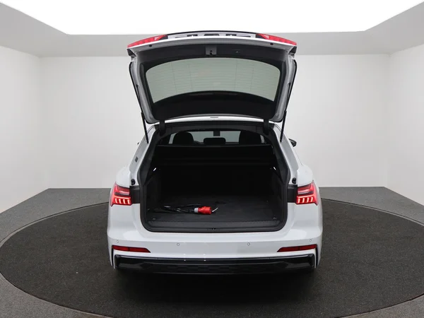 AUDI A6 Avant PHEV (2024) — foto 5 van 23