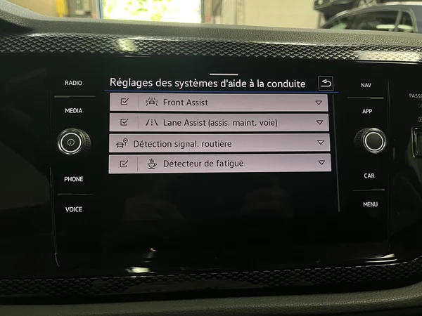 VOLKSWAGEN Polo (2023) — foto 5 van 16