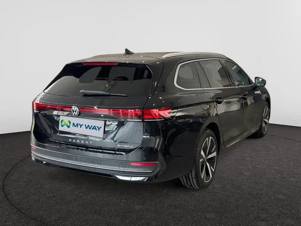 VOLKSWAGEN Passat Variant eHybrid (PHEV) (2025) — foto 3 van 19