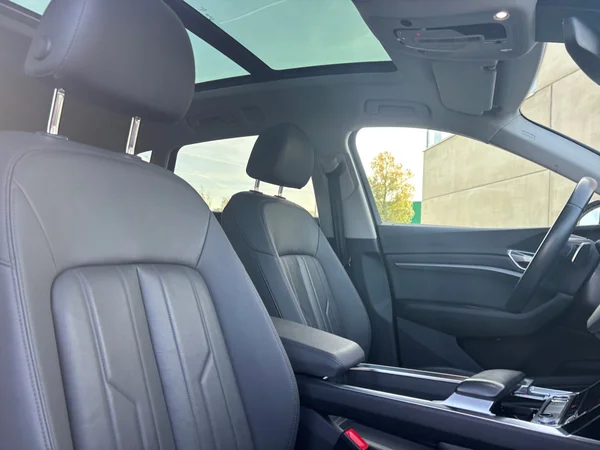 AUDI e-tron (2023) — foto 9 van 20