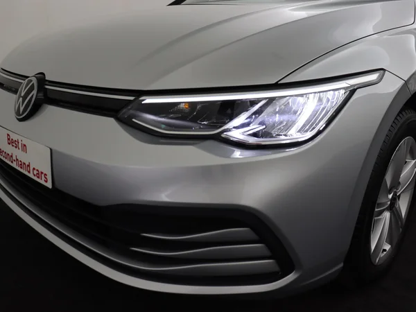 VOLKSWAGEN Golf (2024) — foto 20 van 27