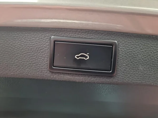 SKODA Karoq (2018) — foto 9 van 23