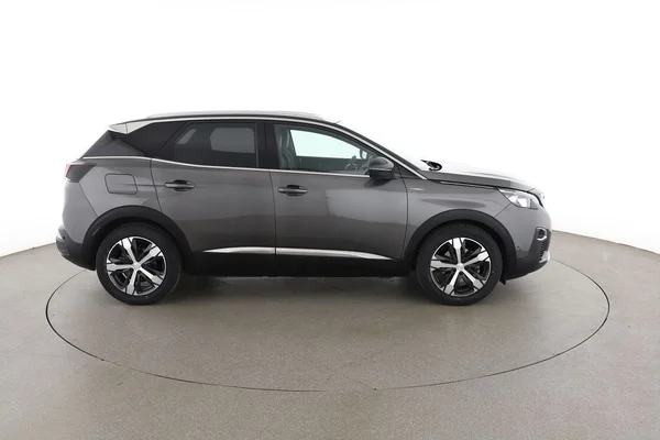 Peugeot 3008 (2018) — foto 13 van 16