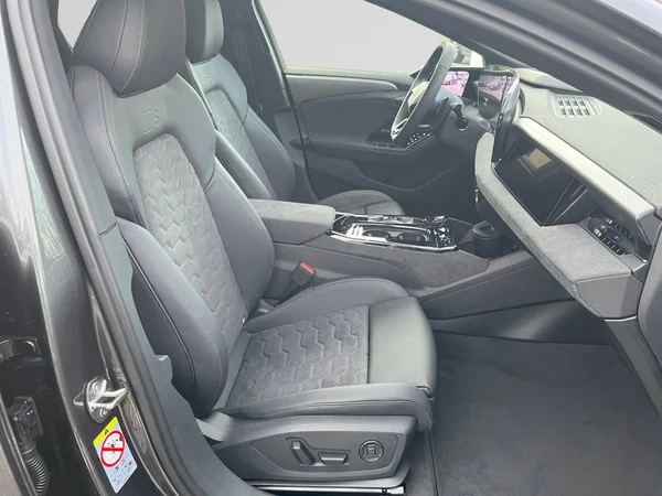 AUDI A6 Avant e-tron (2025) — foto 15 van 15
