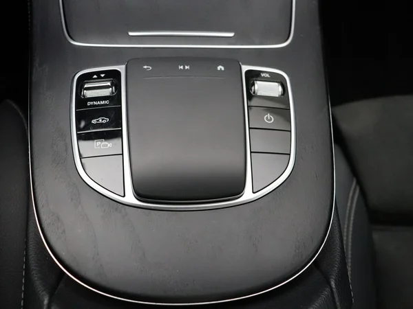 Mercedes-Benz E-Klasse (2022) — foto 17 van 33
