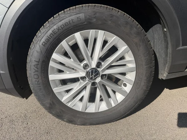 VOLKSWAGEN T-Roc (2023) — foto 2 van 20