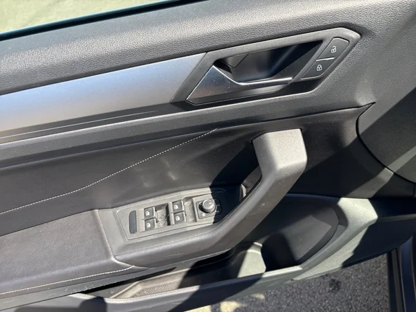 VOLKSWAGEN T-Roc Cabriolet (2022) — foto 7 van 21