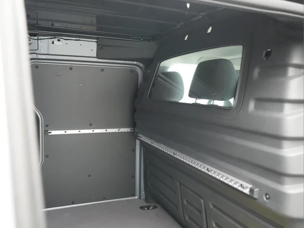 VOLKSWAGEN ID.Buzz (2025) — foto 43 van 44