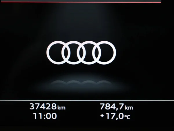 AUDI A3 Sportback (2024) — foto 2 van 22