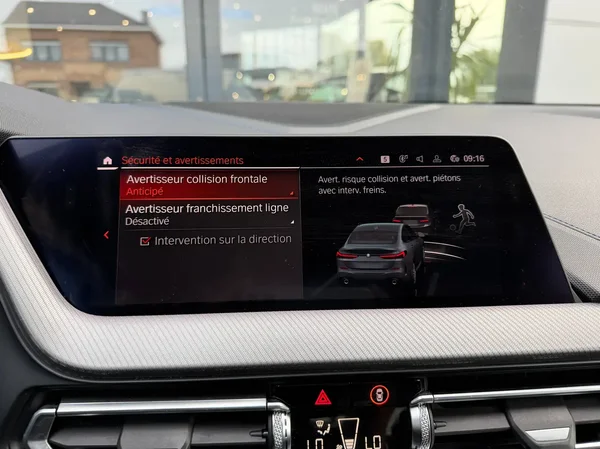 Bmw 218 (2020) — foto 9 van 28