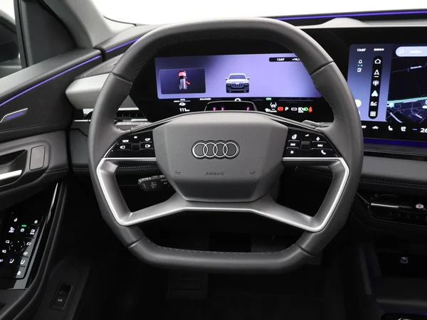 AUDI Q6 e-tron (2026) — foto 7 van 33