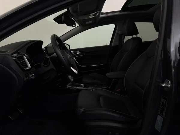 KIA XCeed (2022) — foto 2 van 32