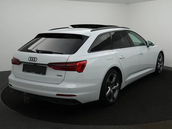 AUDI A6 SW PHEV (2024) — foto 9 van 30