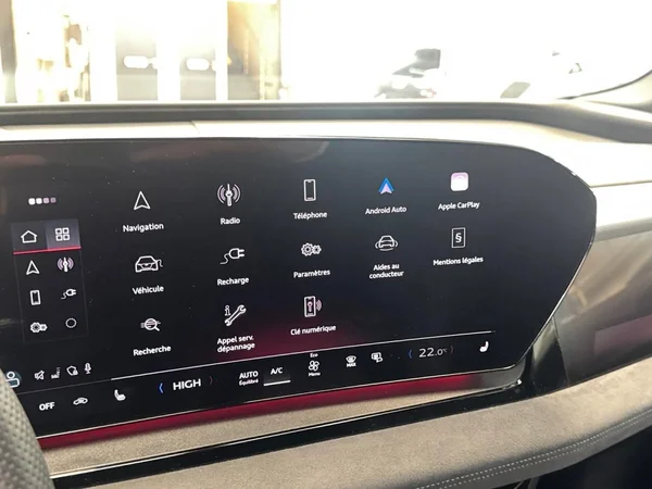AUDI Q6 e-tron (2026) — foto 18 van 18