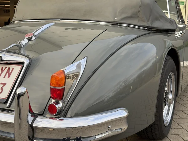Jaguar XK (1960) — foto 8 van 21