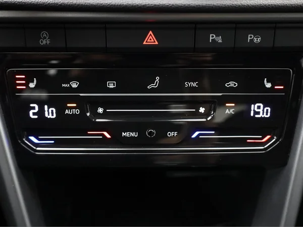 VOLKSWAGEN T-Roc (2022) — foto 8 van 20