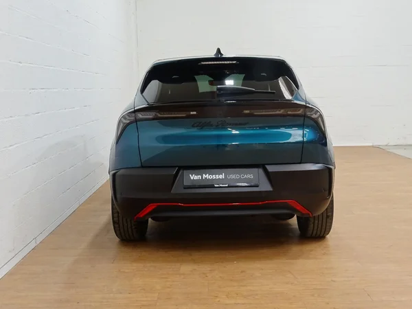 Alfa Romeo Junior (2026) — foto 2 van 31