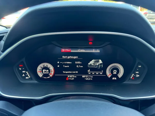 AUDI Q3 (2019) — foto 6 van 24
