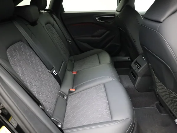 AUDI A5 Avant e-hybrid (PHEV) (2026) — foto 10 van 21