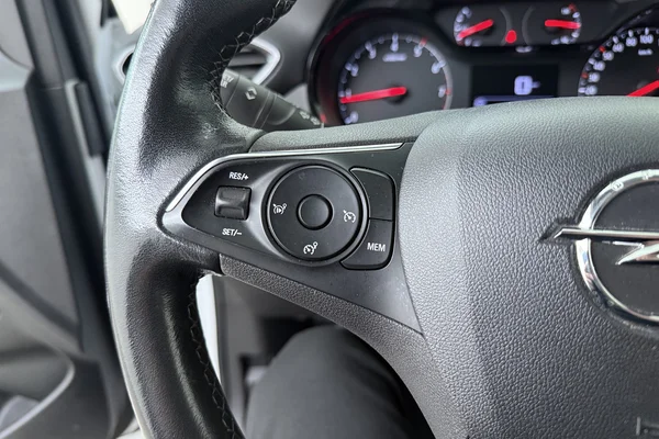 Opel Crossland (2021) — foto 5 van 17