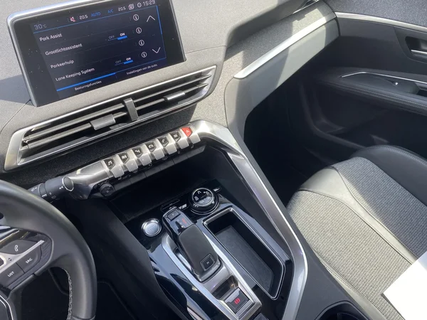 Peugeot 3008 (2019) — foto 9 van 22