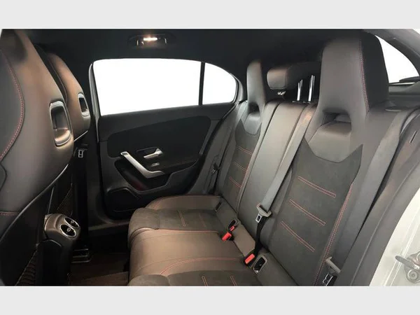 Mercedes-Benz A 180 (2022) — foto 6 van 26