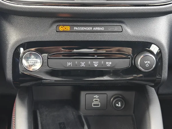 Ford Kuga (2025) — foto 6 van 18