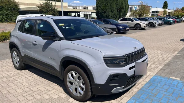 Jeep Avenger (2025) — foto 13 van 14