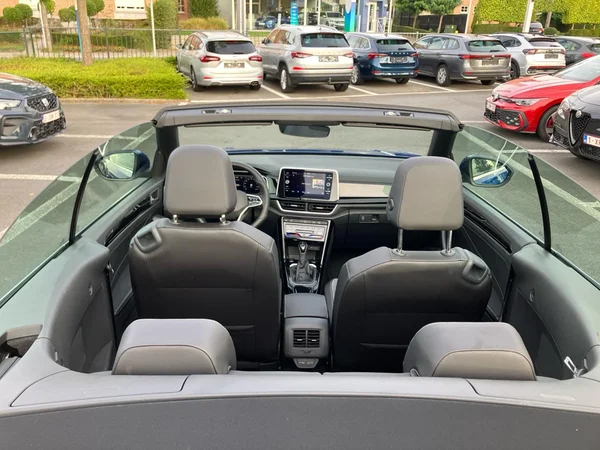 VOLKSWAGEN T-Roc Cabriolet (2022) — foto 3 van 26