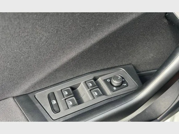 Volkswagen T-Roc (2022) — foto 20 van 29