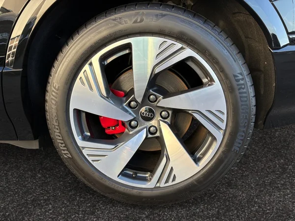 AUDI Q6 e-tron (2026) — foto 7 van 15