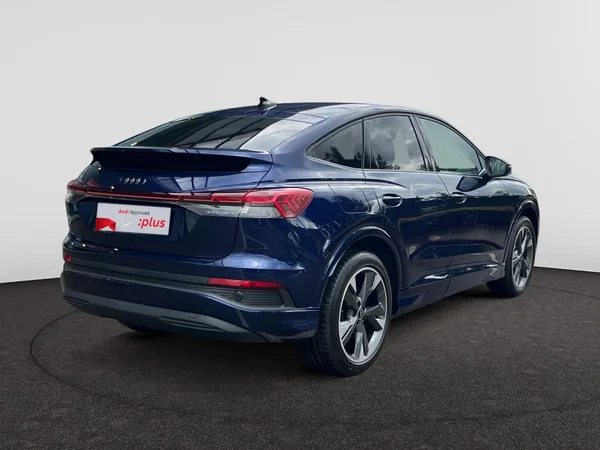 AUDI Q4 Sportback e-tron (2025) — foto 12 van 21