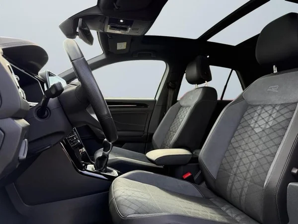 VOLKSWAGEN T-Roc (2024) — foto 7 van 28