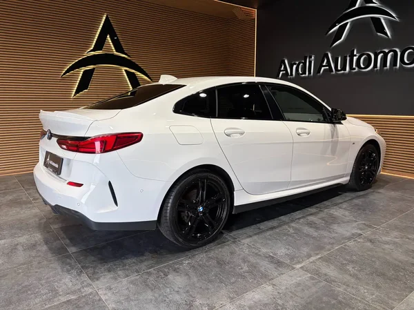 Bmw 218 (2021) — foto 15 van 26