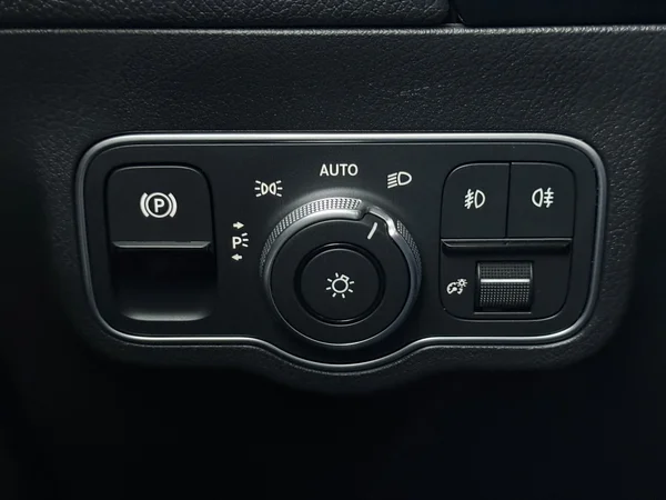 MERCEDES GLA 180 (2023) — foto 19 van 29
