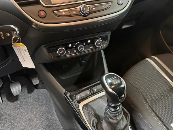 Opel Crossland (2023) — foto 9 van 28