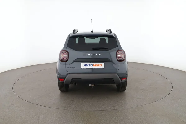 Dacia Duster (2023) — foto 14 van 18