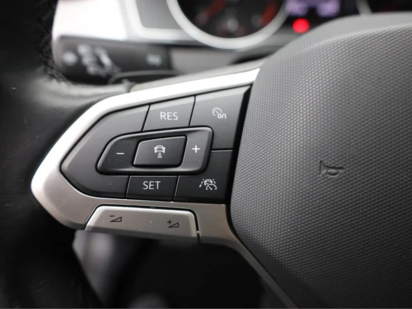 VOLKSWAGEN Passat Variant Dsl (2020) — foto 9 van 23