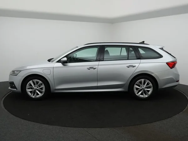 Škoda Octavia (2023) — foto 6 van 22
